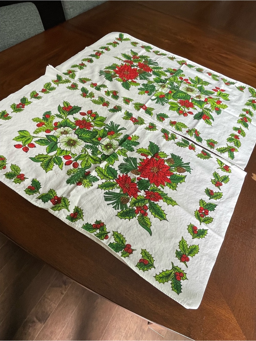 Vintage Christmas Linen Napkins Set of 2